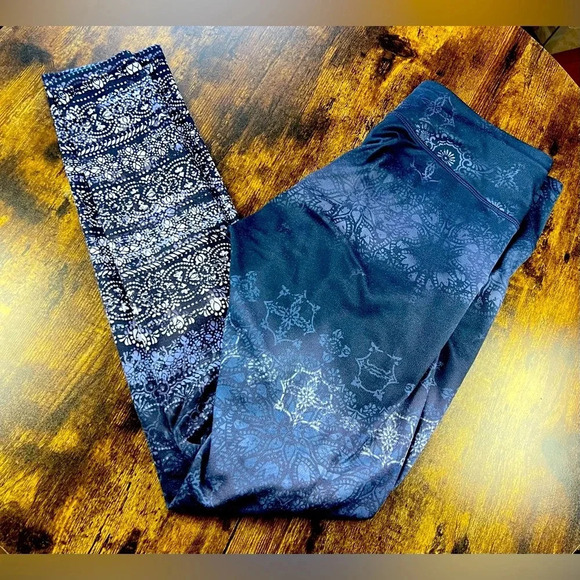 CALIA by Carrie Underwood | women’s print leggings/yoga pants. Size: M - Picture 1 of 11